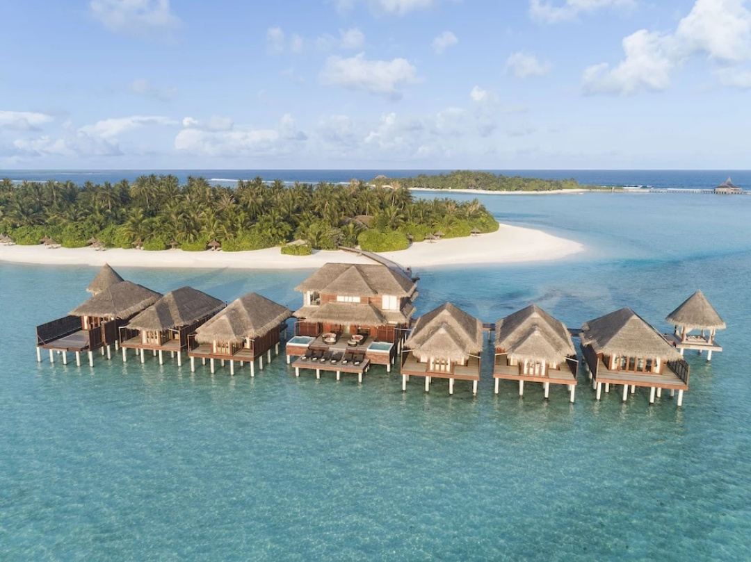 Anantara Dhigu Maldives Resort — the beach