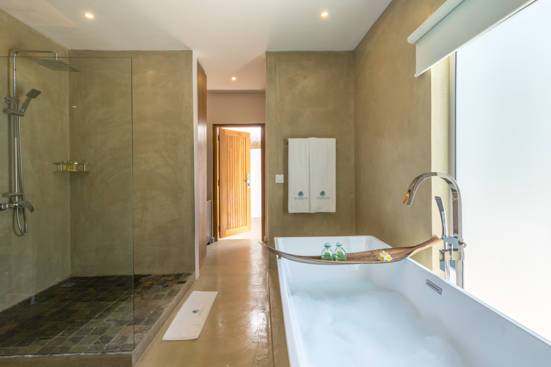 Seasense Boutique Hotel & Spa — a bathroom