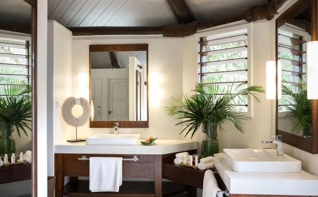 Yasawa Island Resort & Spa — a bathroom