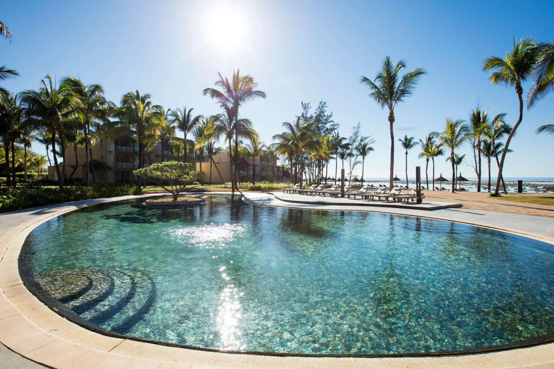 OUTRIGGER Mauritius Beach Resort — the pool