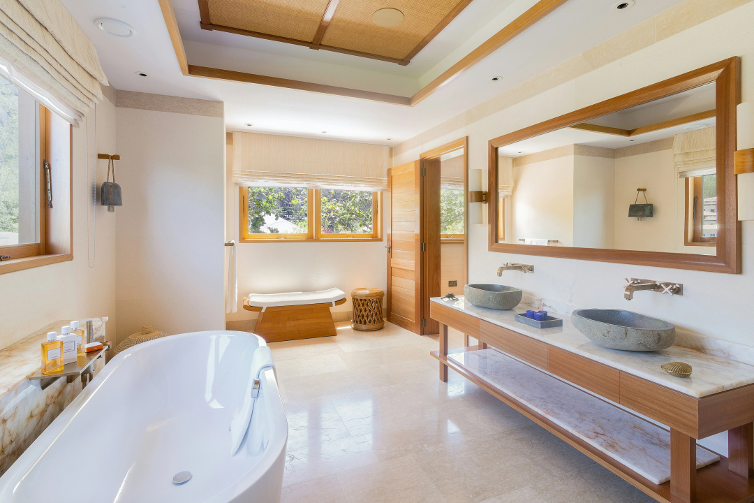L'Escale Resort Marina & Spa — a bathroom