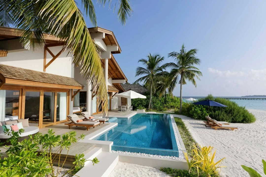 Emerald Faarufushi Resort & Spa — the pool