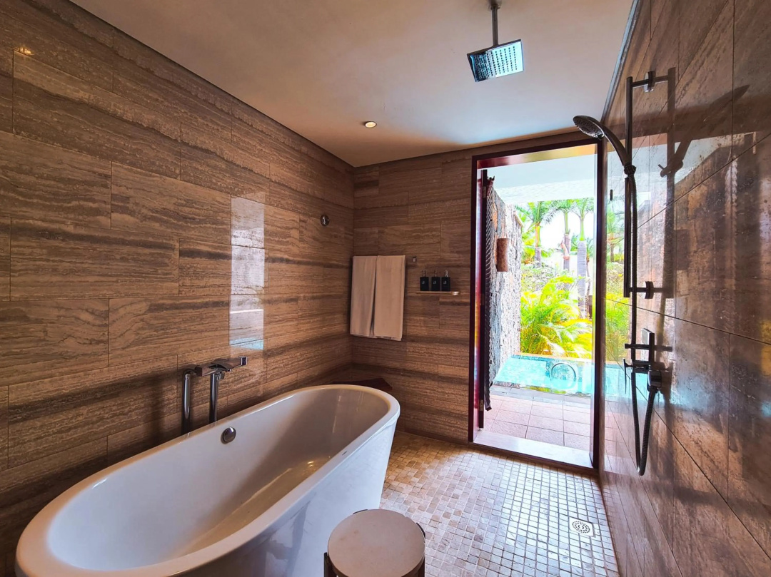 Le Jadis Beach Resort & Wellness - Managed by Banyan Tree Hotels & Resorts — a bathroom