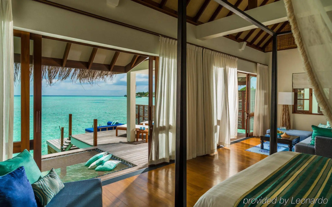 Four Seasons Landaa Giraavaru — a room