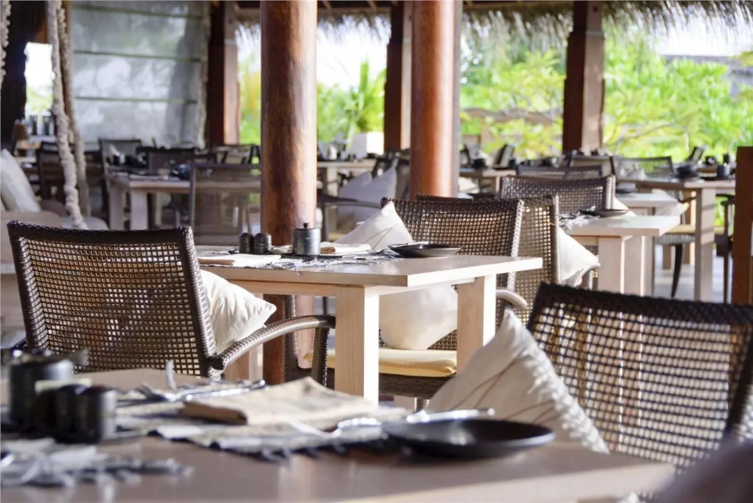 Anantara Dhigu Maldives Resort — dining