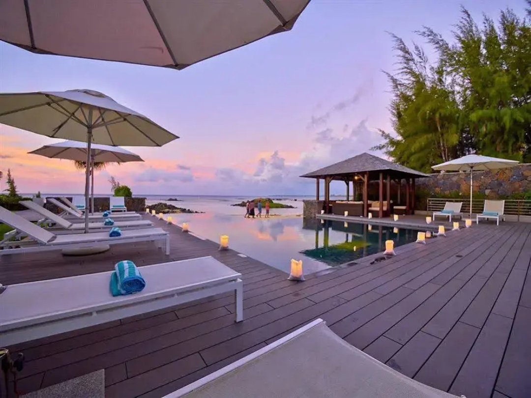 Bon Azur Elegant Suites & Penthouses by Lov — the beach
