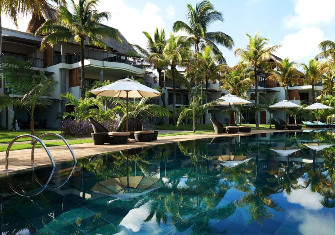 Royal Palm Beachcomber Luxury — the pool