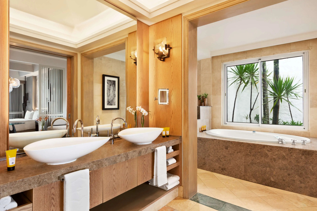 Shangri-La Le Touessrok — a bathroom