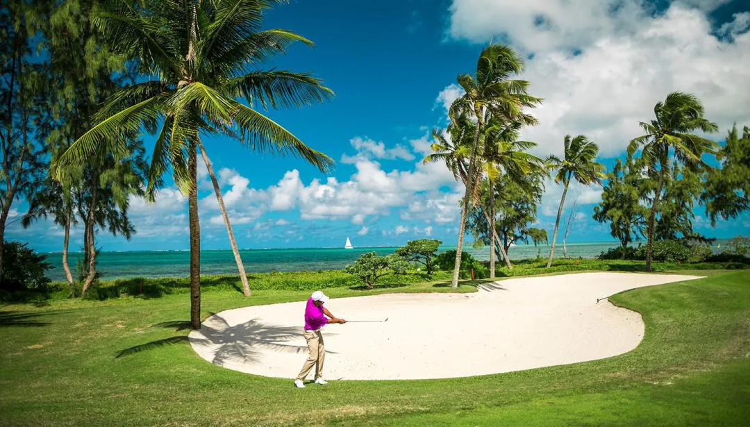 The Bay Club at Anahita — the beach