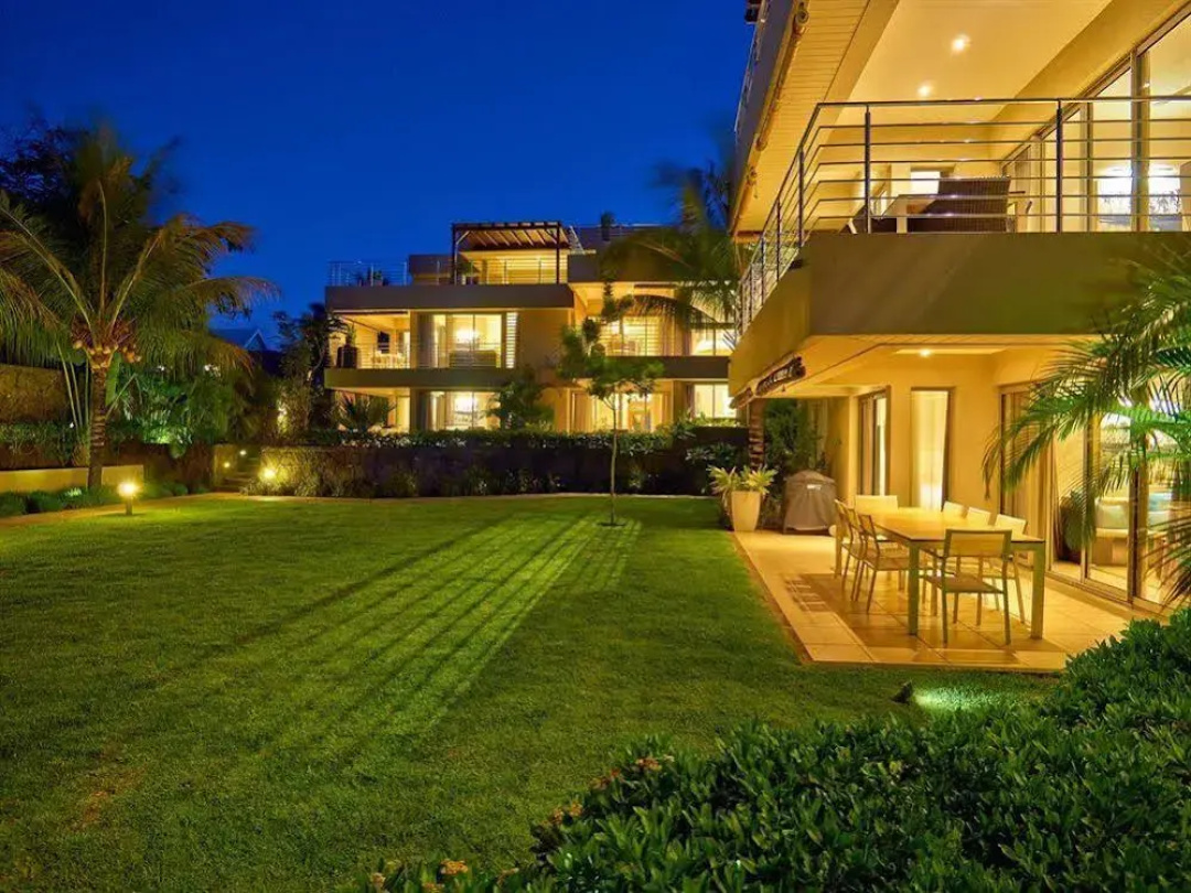 Bon Azur Elegant Suites & Penthouses by Lov — the grounds