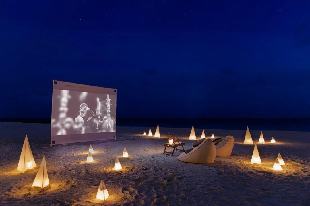 Grand Park Kodhipparu Maldives — the beach