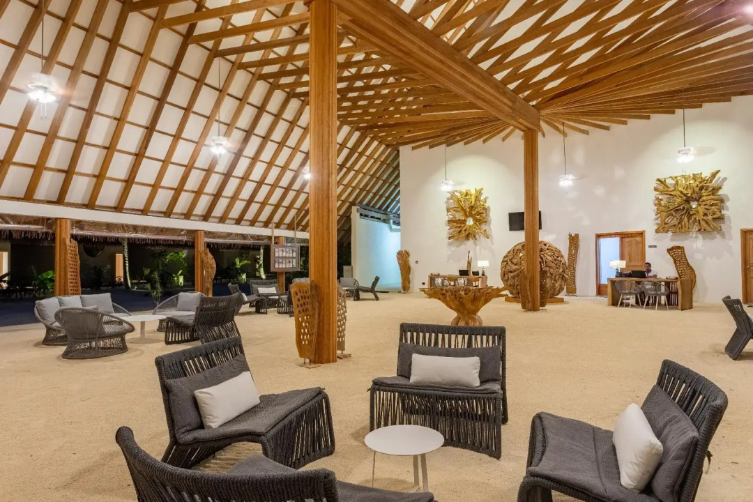 Cinnamon Velifushi Maldives Hotel — the lobby