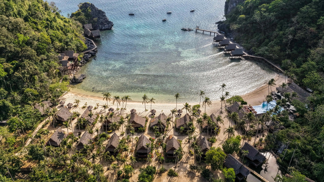 Cauayan Island Resort — the grounds