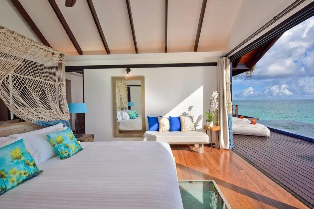 Grand Park Kodhipparu Maldives — a room