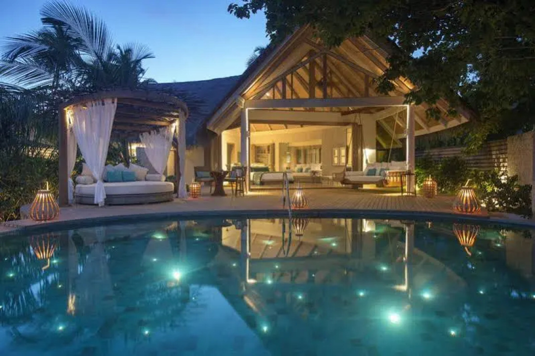 Milaidhoo Island Maldives — the pool