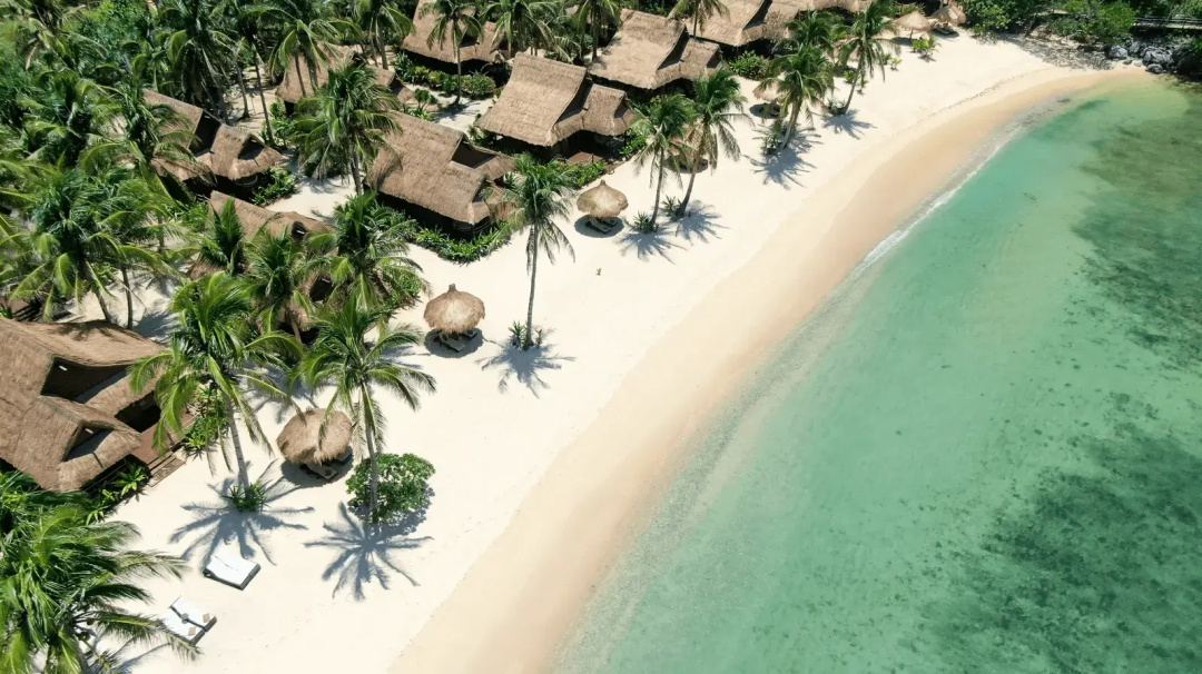 Cauayan Island Resort — the beach