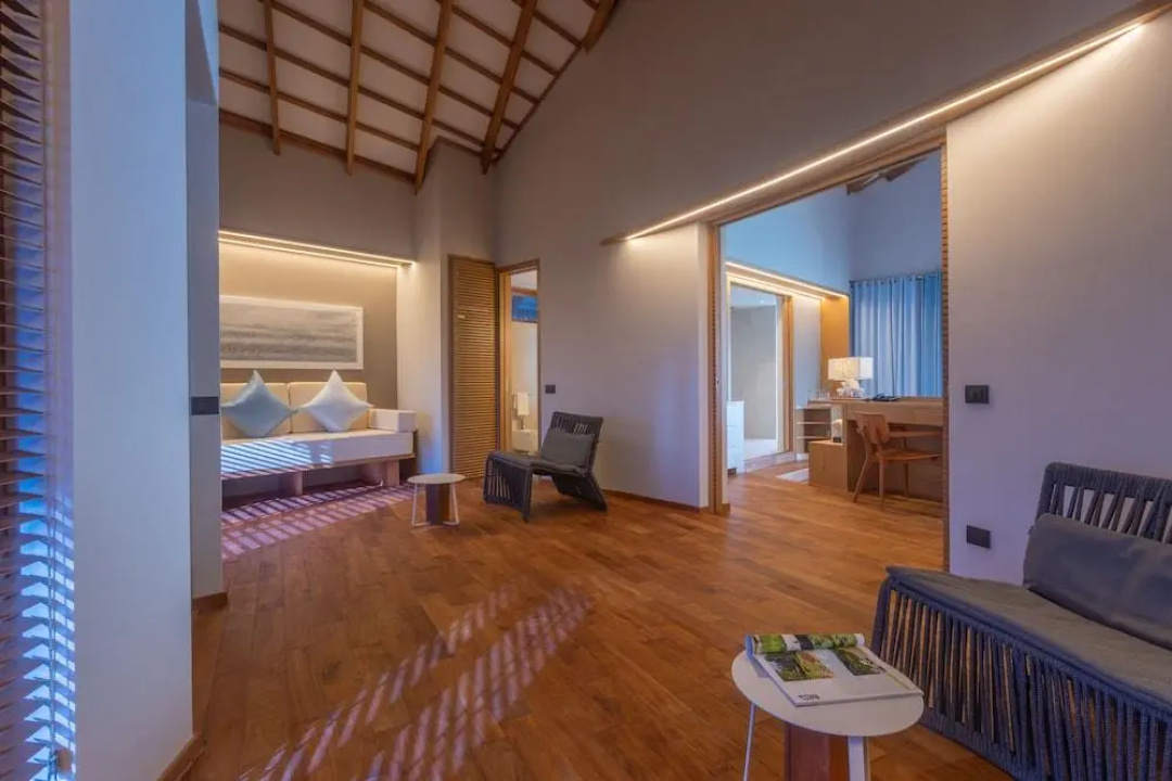 Cinnamon Velifushi Maldives Hotel — a room