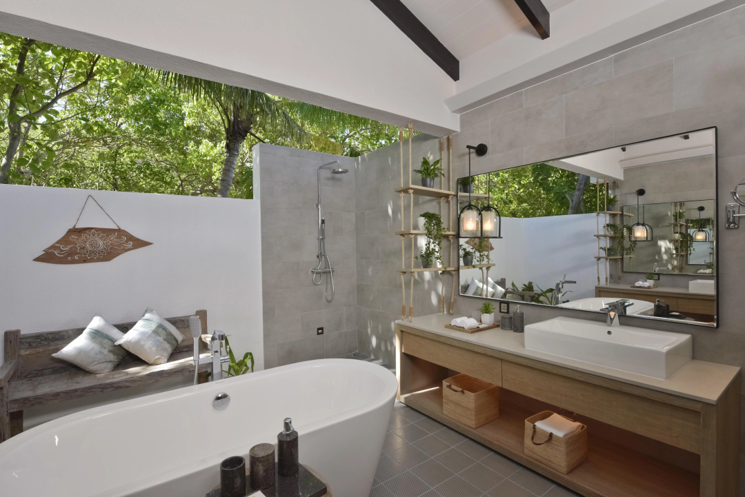 Grand Park Kodhipparu Maldives — a bathroom
