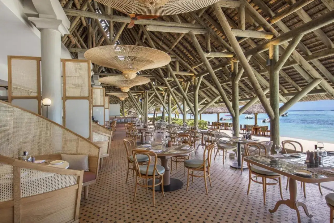 Paradis Beachcomber Golf Resort & Spa — dining
