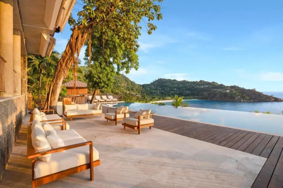Four Seasons Resort Seychelles — the beach