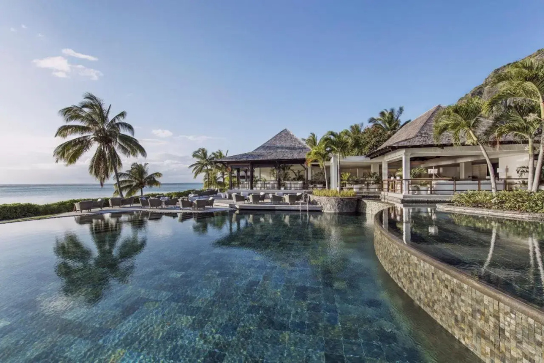 LUX* Le Morne — the pool