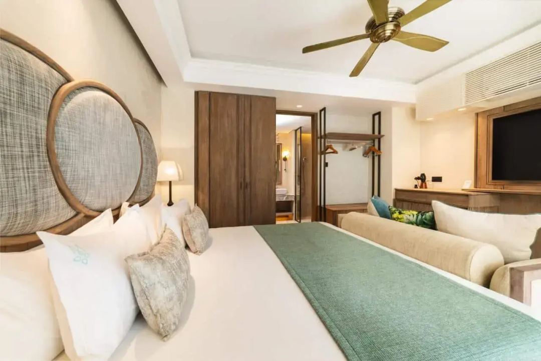 Luxury Family Suite Pool Villa beachfront