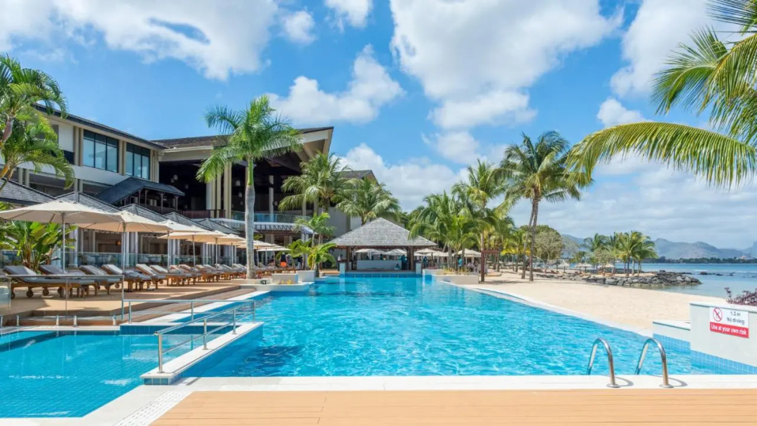 InterContinental Resort Mauritius — the pool