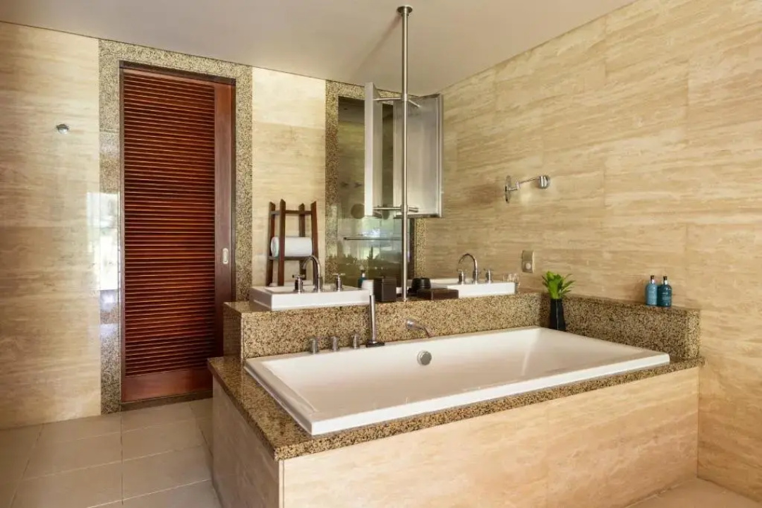 Constance Ephelia Seychelles — a bathroom