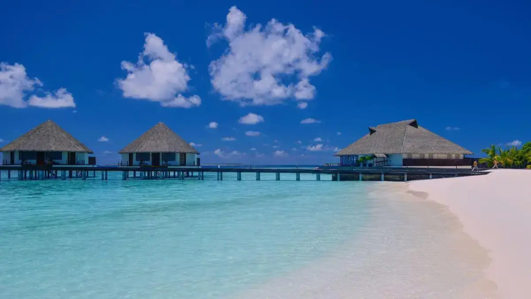 Adaaran Prestige Water Villas — the beach