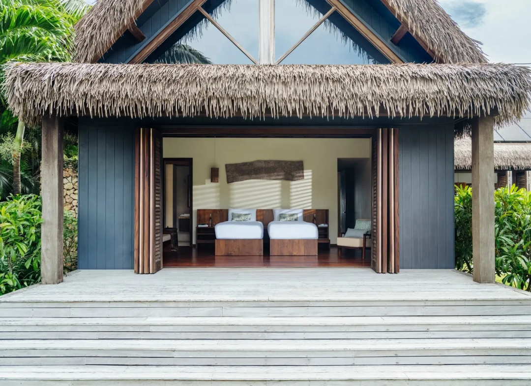 3 Bedrooms Pool Residence beachfront