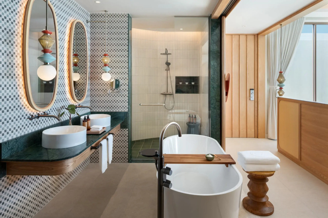 Centara Grand Lagoon Maldives — a bathroom