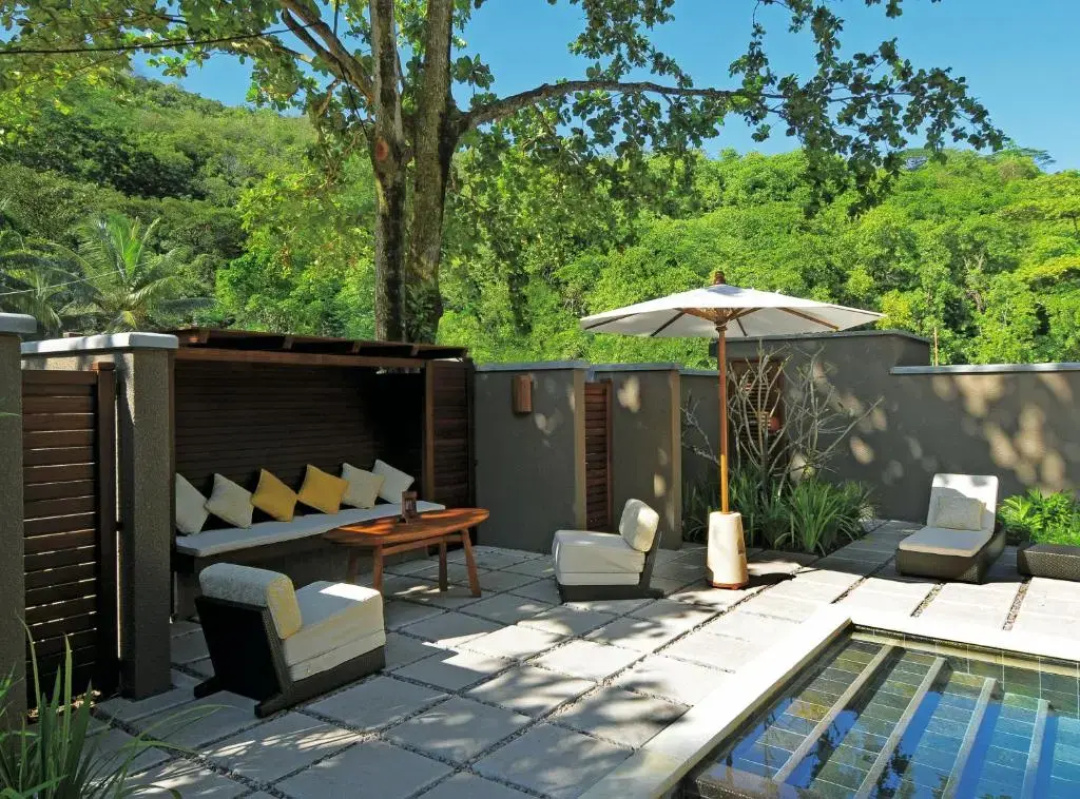 Constance Ephelia Seychelles — the grounds
