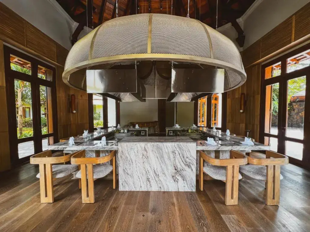 Maradiva Villas Resort & Spa — dining