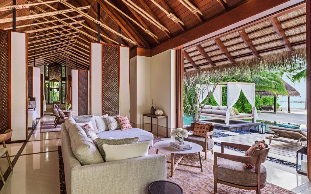 Grand with Pool Beach Villa