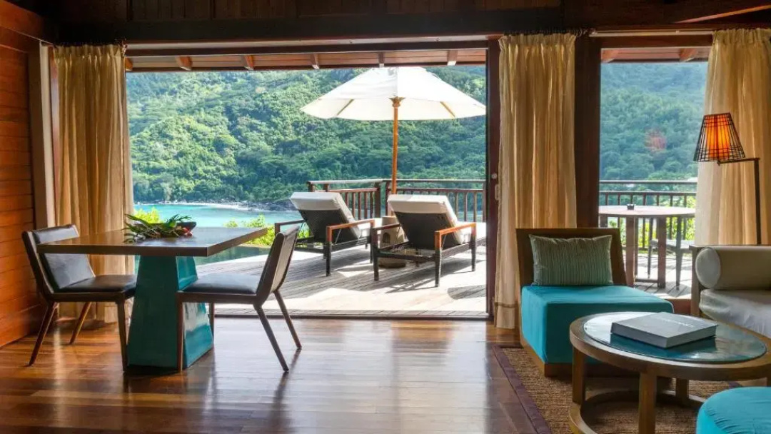 Constance Ephelia Seychelles — a balcony