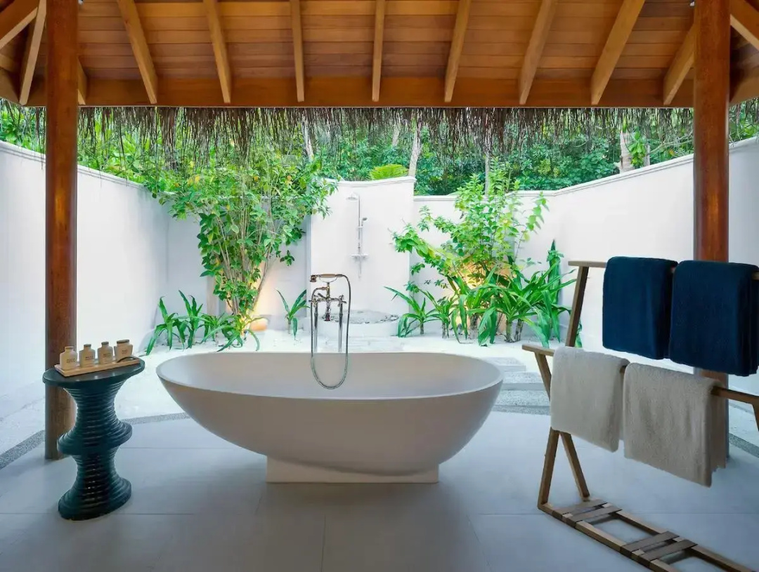 Dusit Thani Maldives Resort — the grounds