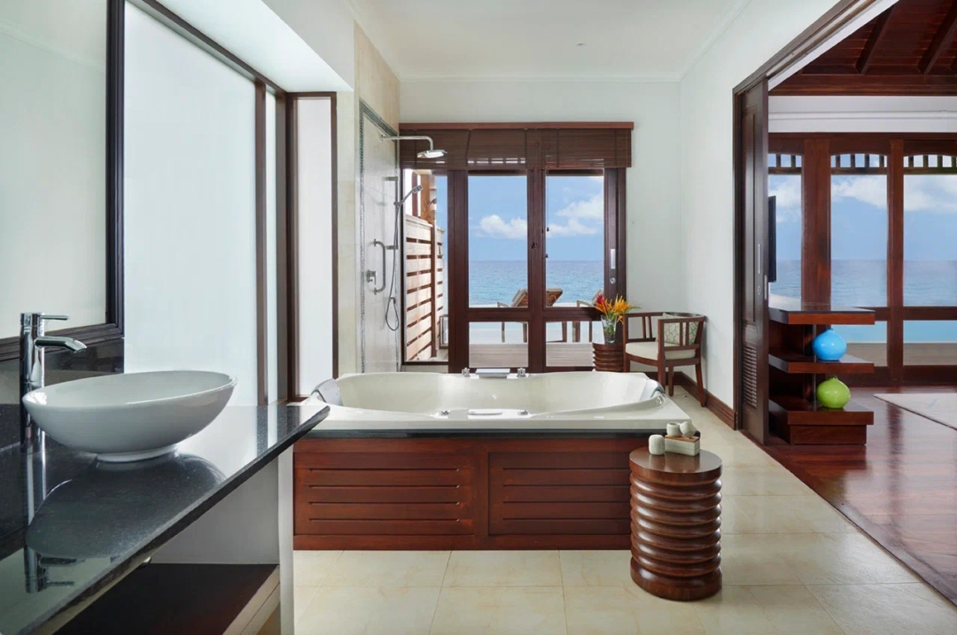 Hilton Seychelles Northolme Resort & Spa — a balcony