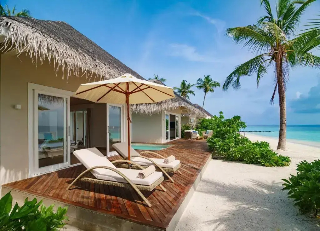 Baglioni Resort Maldives Luxury All-Inclusive — the beach