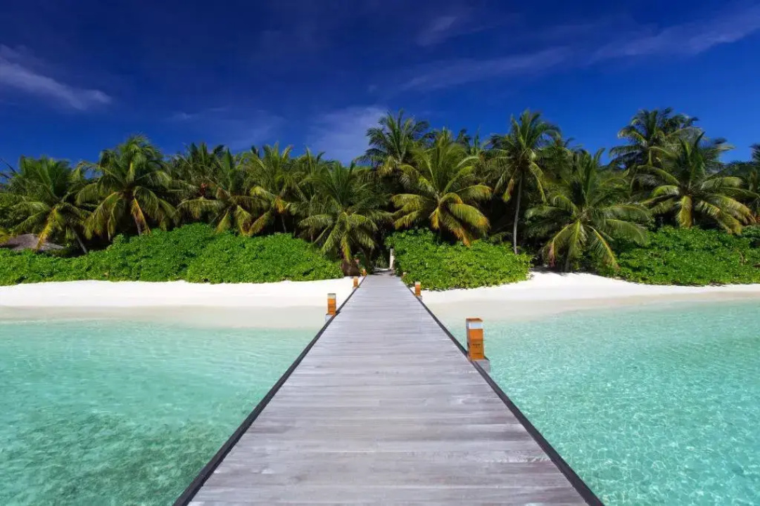Baros Maldives — the beach