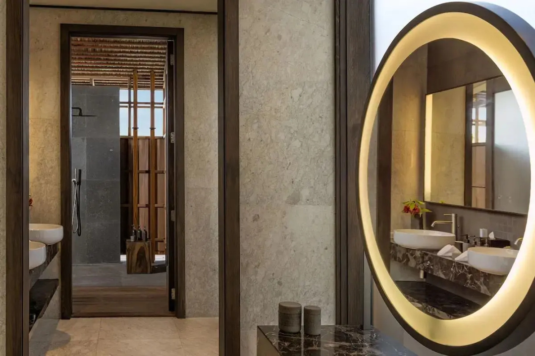 Kudadoo Maldives Private Island — a bathroom