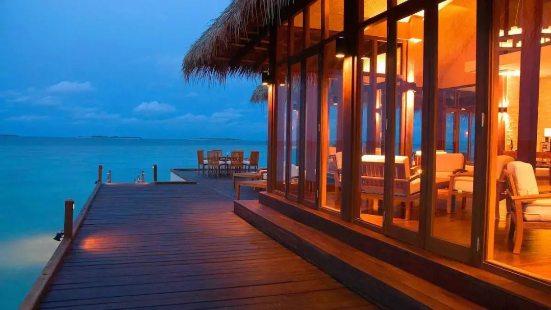 Adaaran Prestige Water Villas — the beach