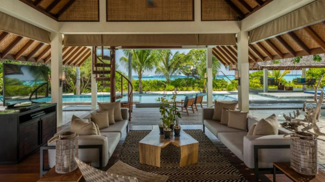 Four Seasons Landaa Giraavaru — the grounds
