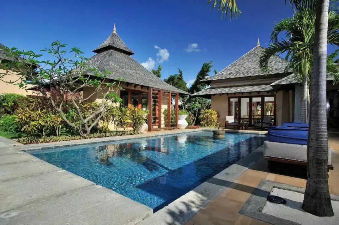 Maradiva Villas Resort & Spa — the pool