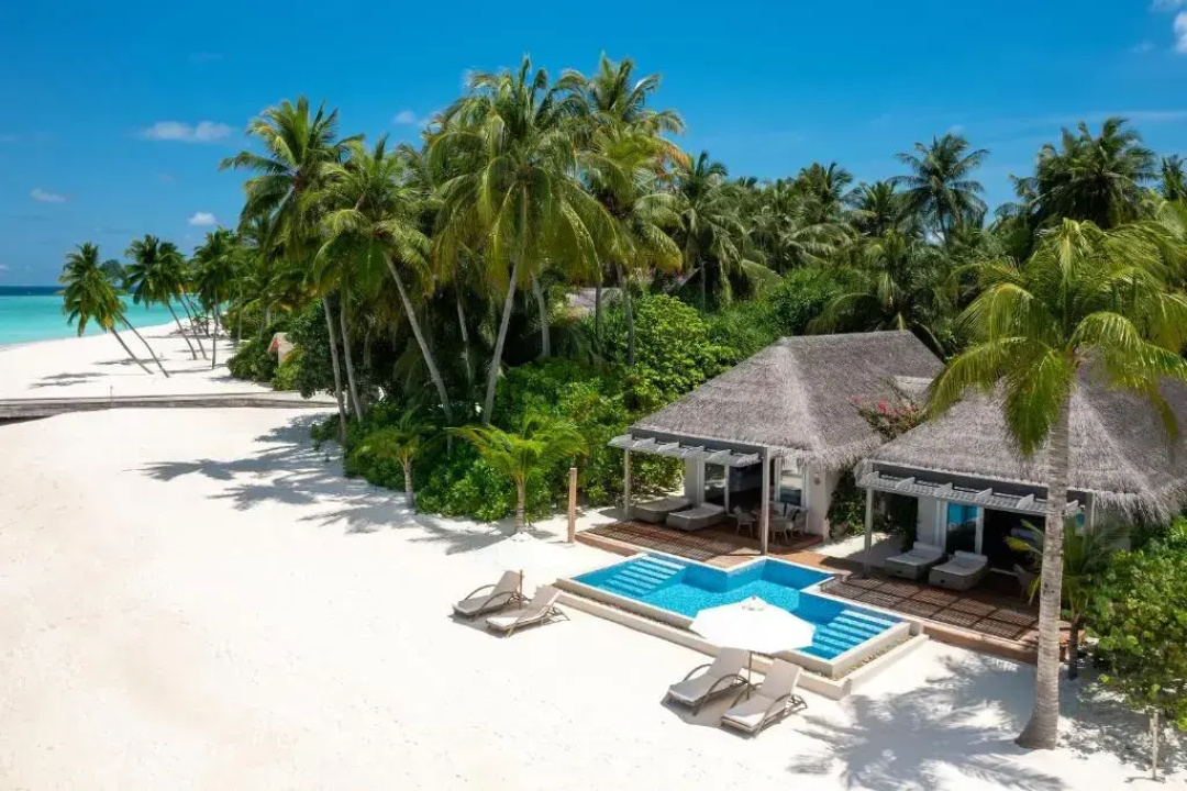 Baglioni Resort Maldives Luxury All-Inclusive — the beach