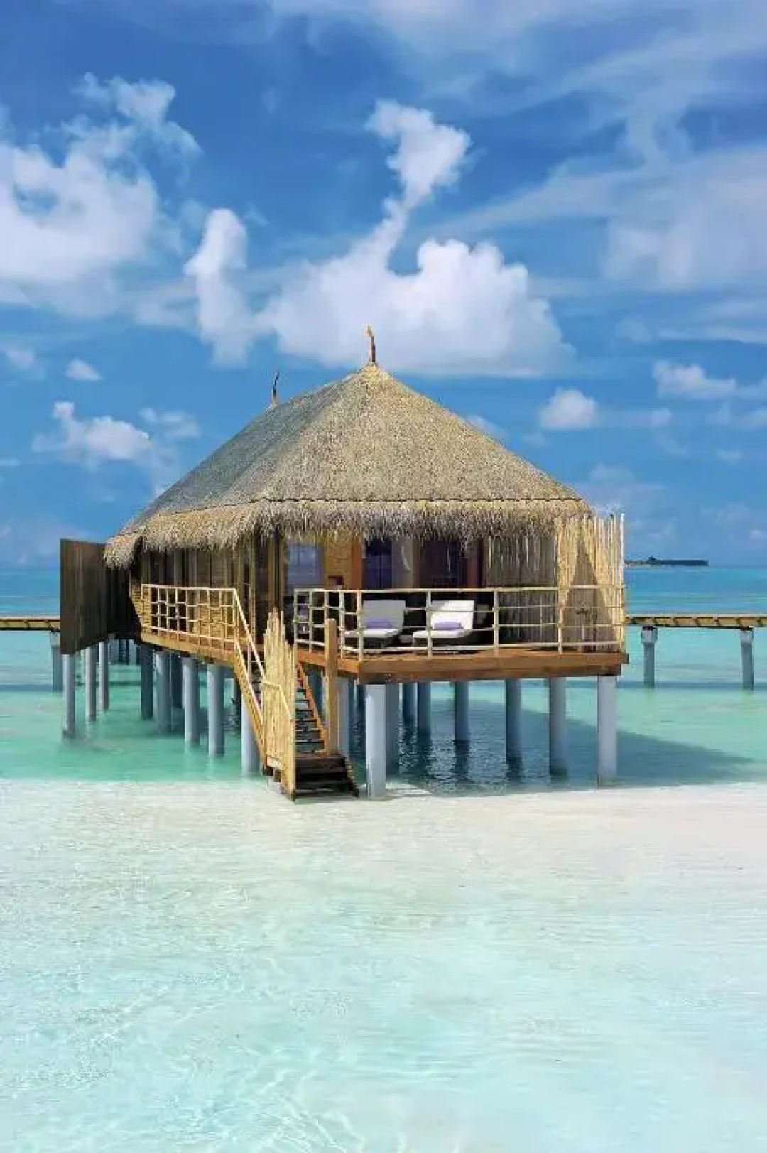 Constance Moofushi All Inclusive Hotel — the beach