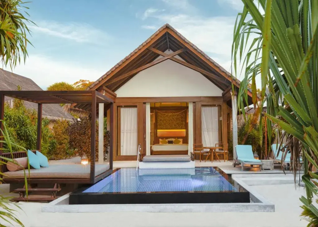 Furaveri Maldives Hotel — the pool