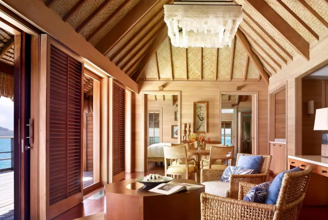 1 Bedroom Otemanu Plunge Pool Overwater Bungalow Suite