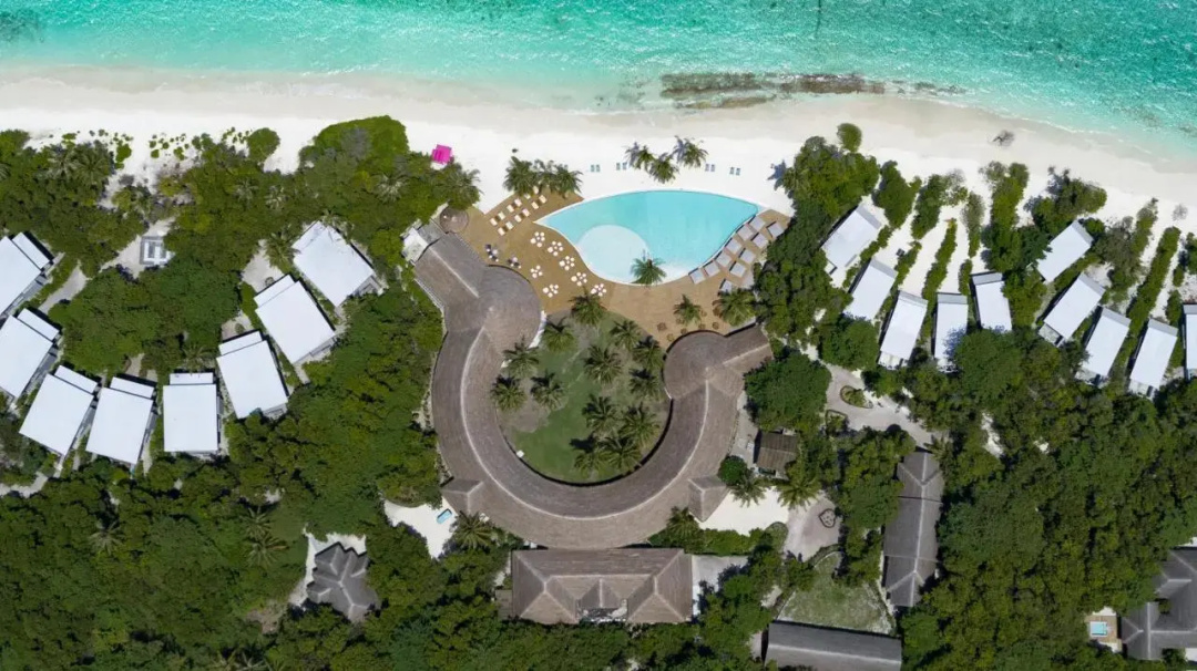 Ifuru Island Maldives — the beach
