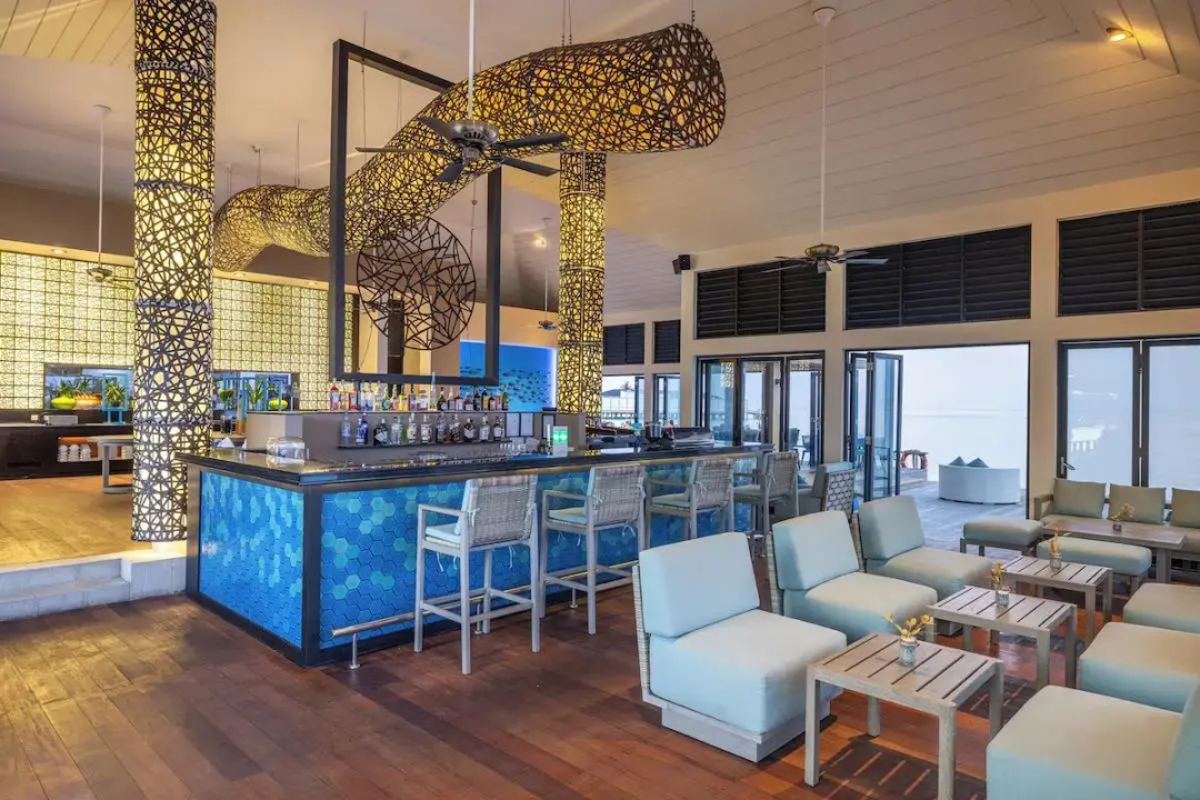 Angsana Velavaru — dining