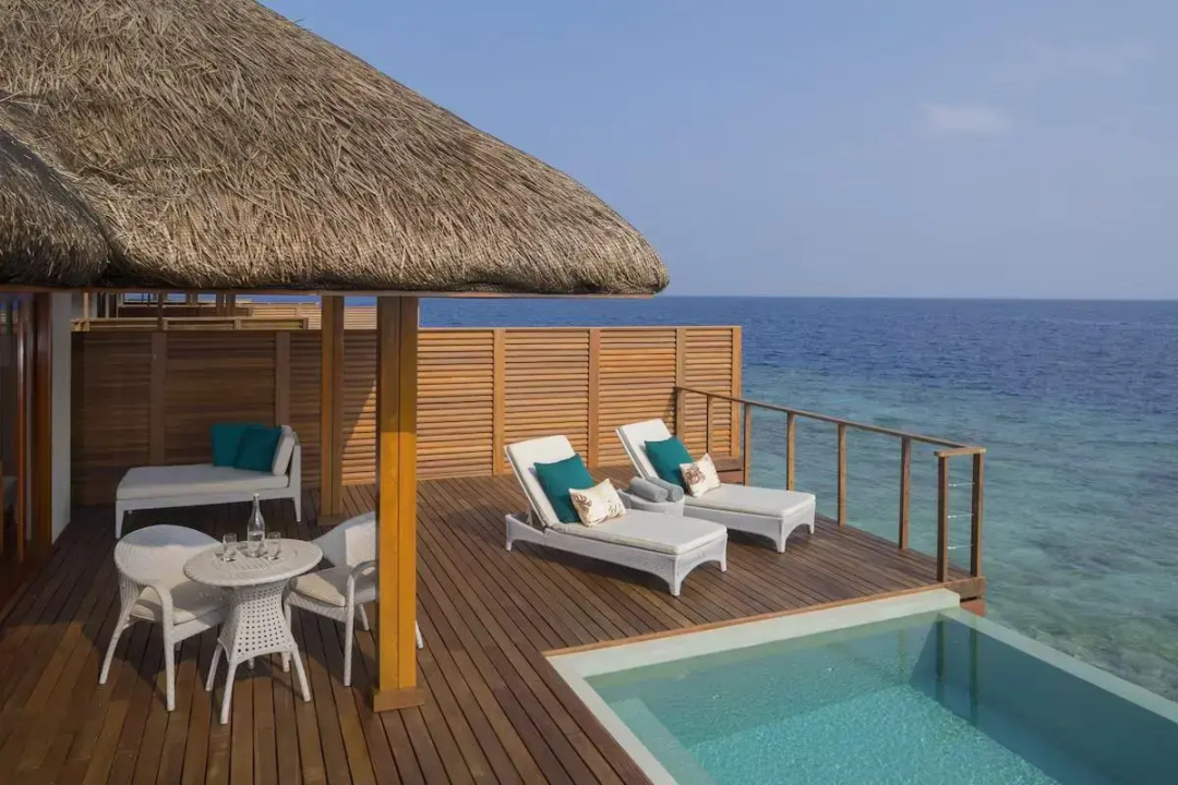 Dusit Thani Maldives Resort — the grounds